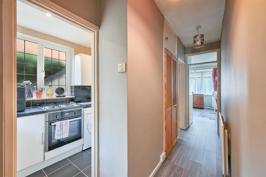 Property photo 2 of 13 Nonsuch Court, 1- (11).Jpg