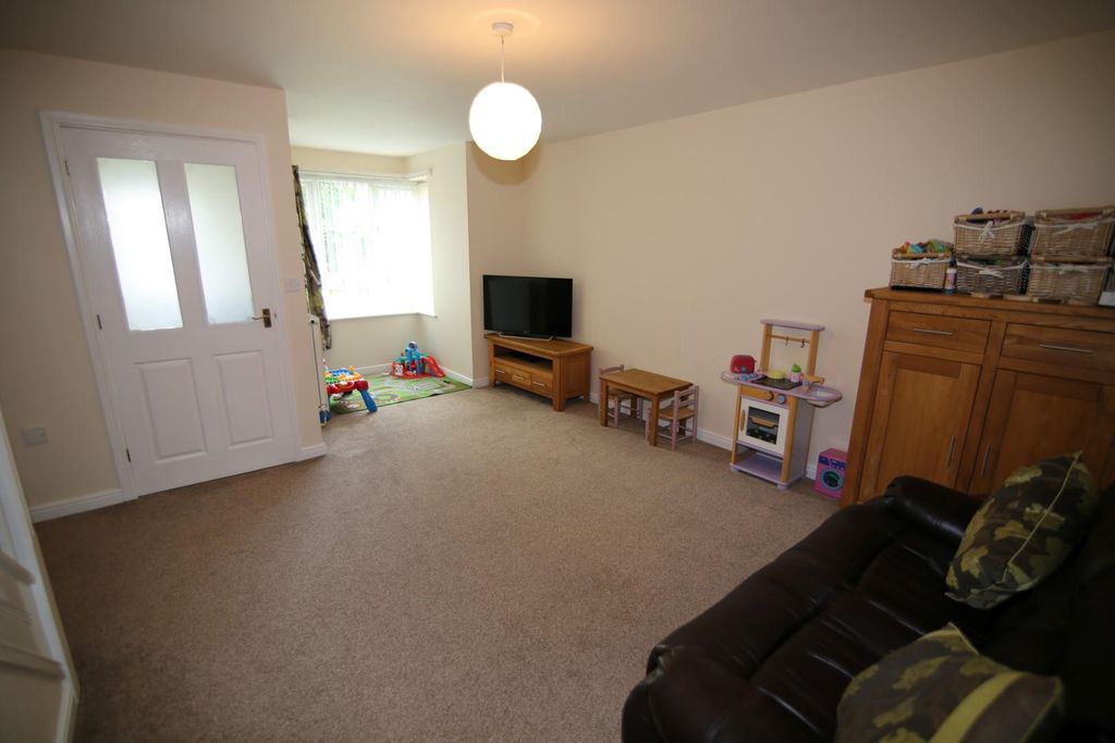 Property photo 3 of 7 Img_2076 (Large).Jpg