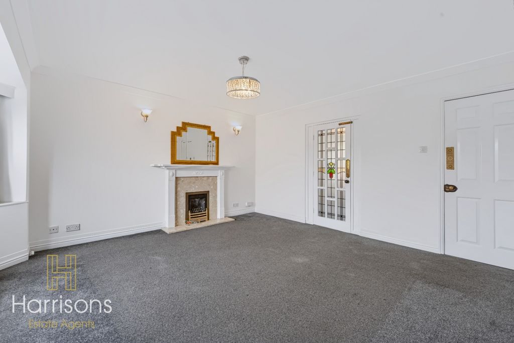 Property photo 2 of 28 6095272