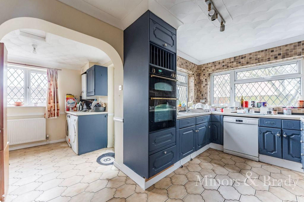 Property photo 2 of 22