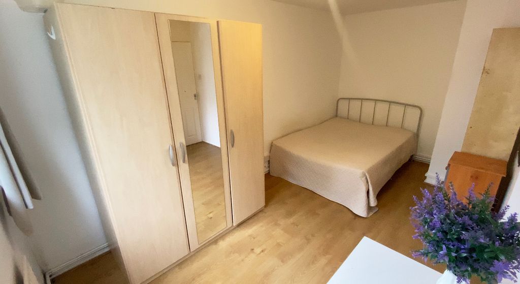 Property photo 3 of 15 Room C
