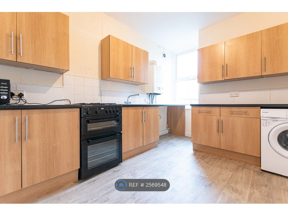 Property photo 1 of 15 Kitchen