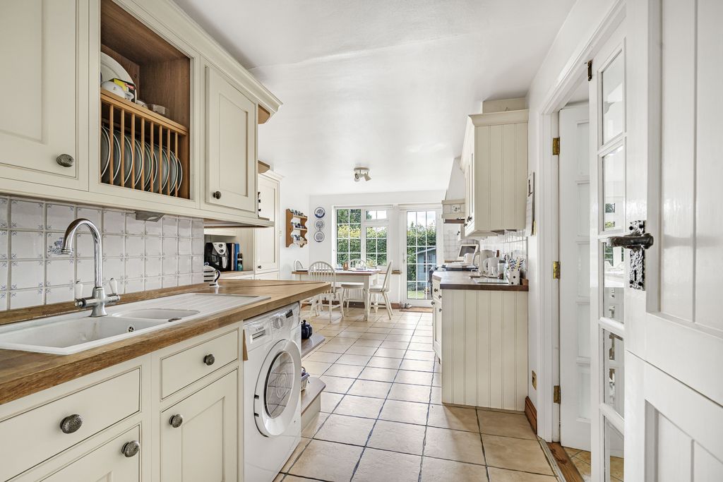 Property photo 2 of 32