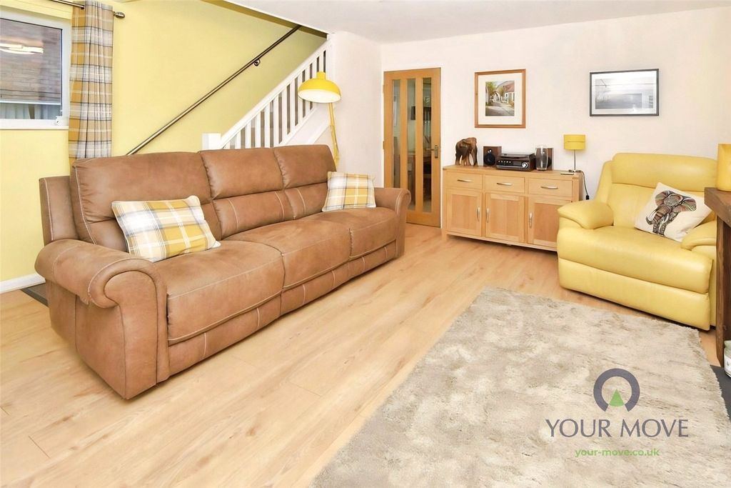 Property photo 2 of 14 Lounge