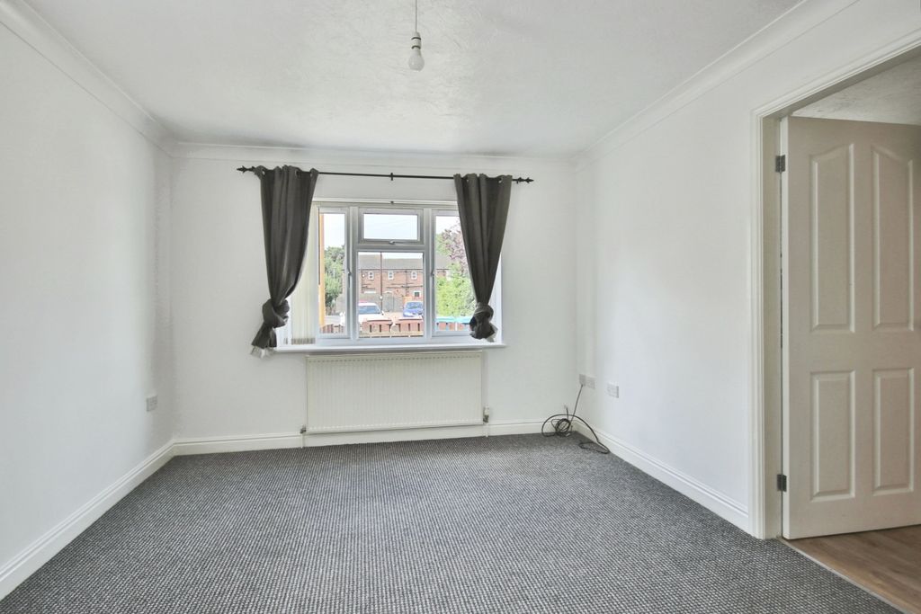 Property photo 3 of 16 4278366