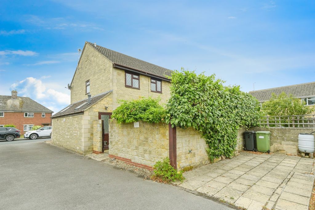 Property photo 3 of 15