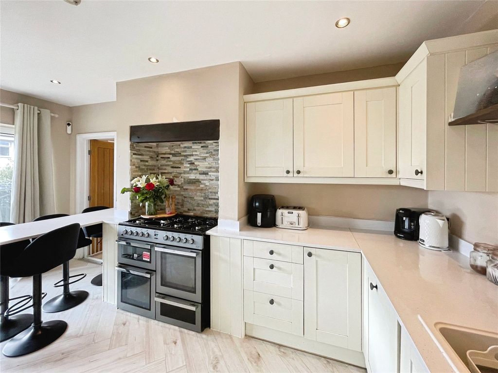 Property photo 2 of 29 Picture No. 09