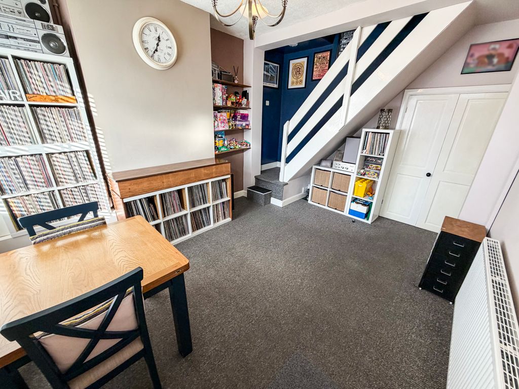 Property photo 2 of 10 Sitting Room