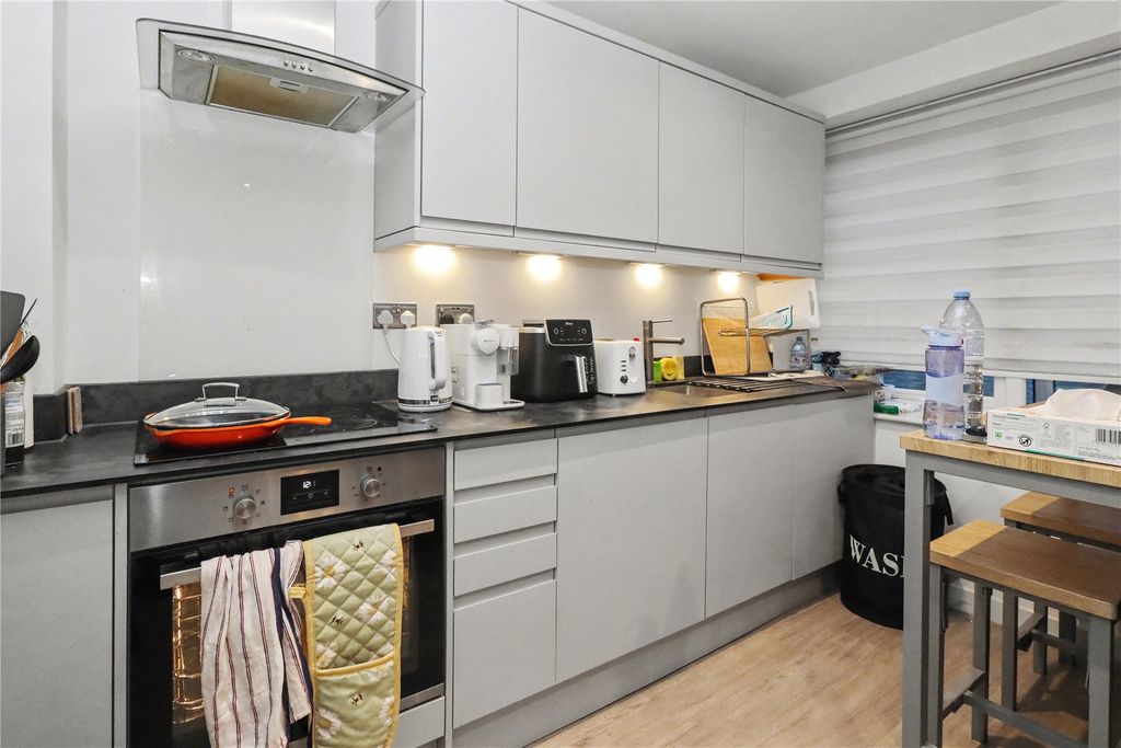 Property photo 2 of 8 Picture No. 04