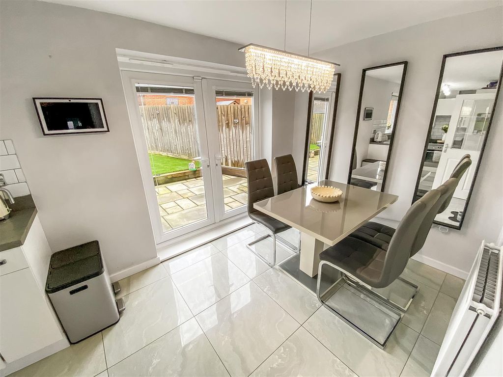 Property photo 2 of 15 Dining Area.Jpg