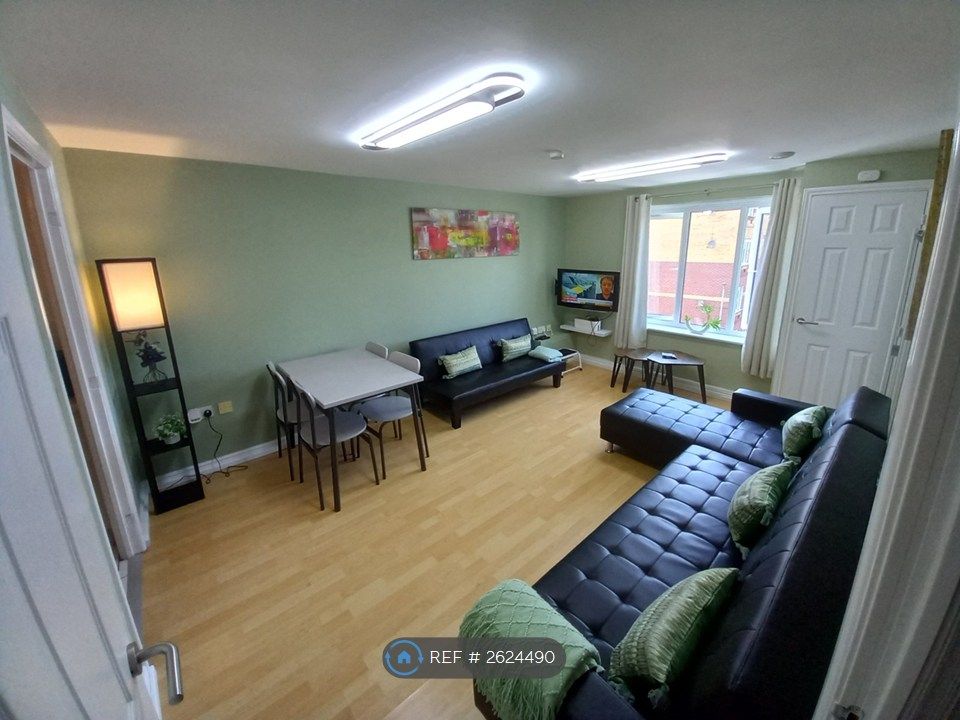 Property photo 2 of 14 Living Room
