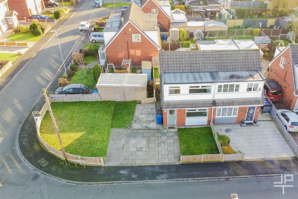 Property photo 1 of 40 Dji_0104.Jpg