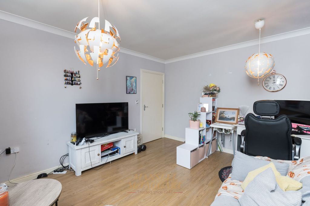 Property photo 3 of 13