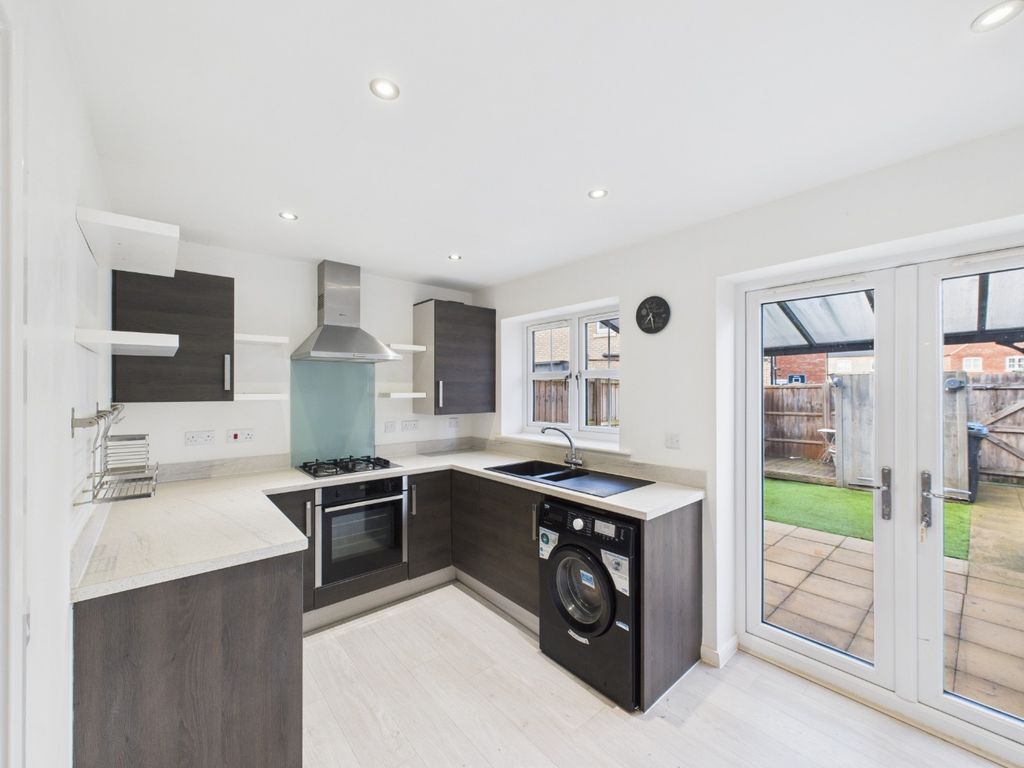 Property photo 2 of 16 4653105