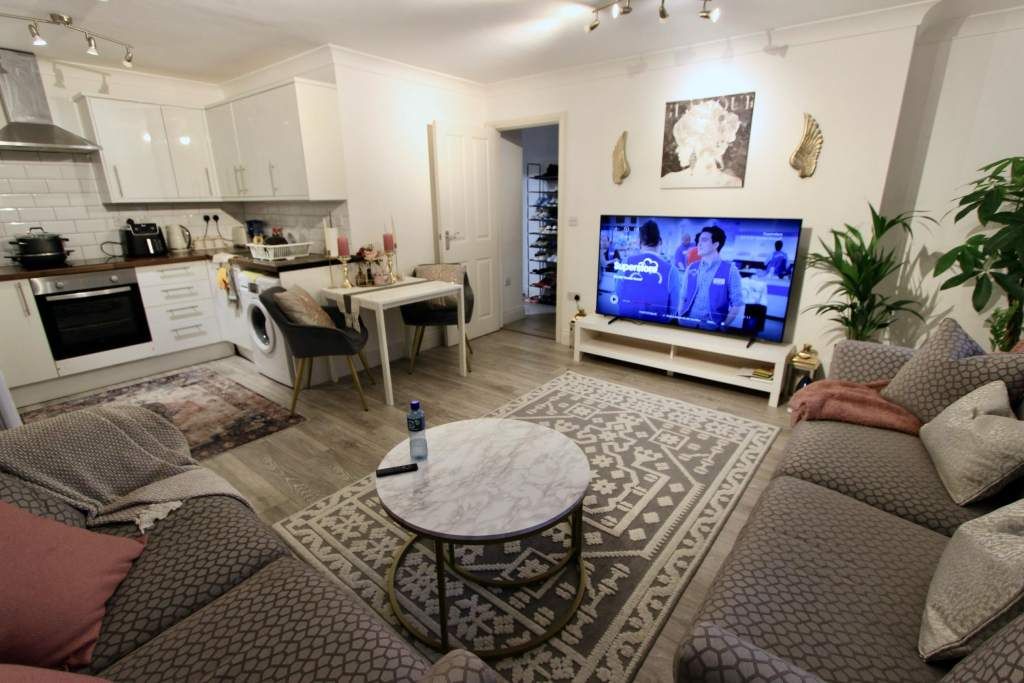 Property photo 1 of 9