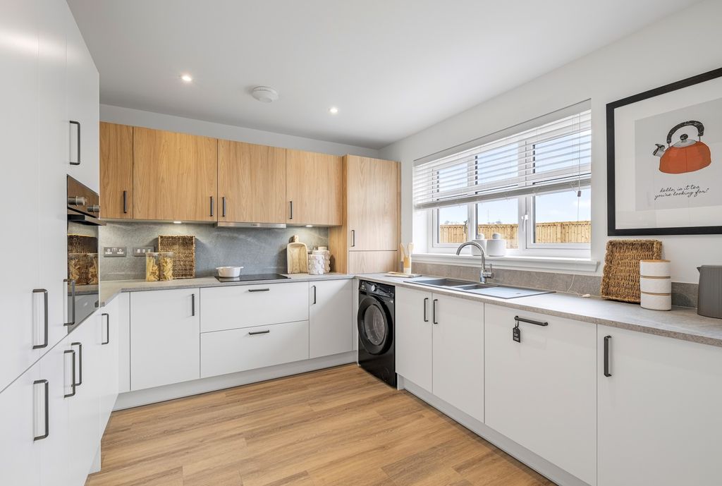 Property photo 2 of 13 Lathallan Grange, Polmont