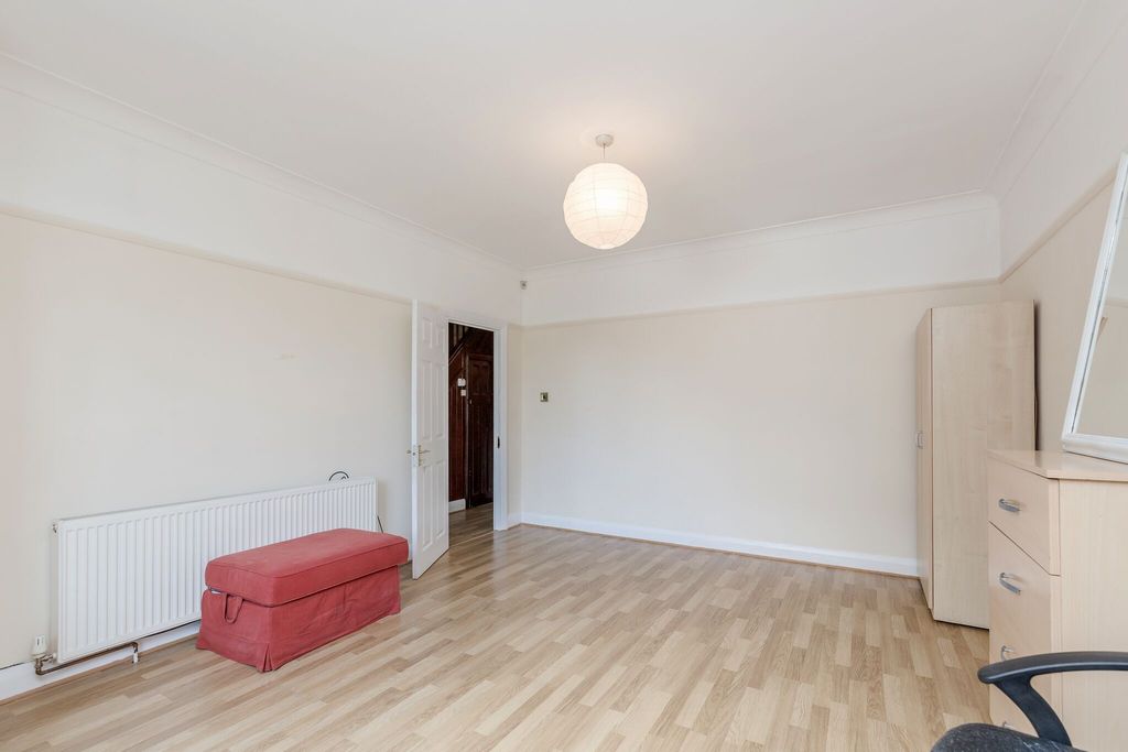 Property photo 3 of 26