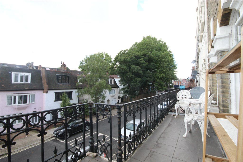 Property photo 2 of 7 Balcony