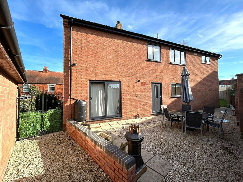 Property photo 3 of 26