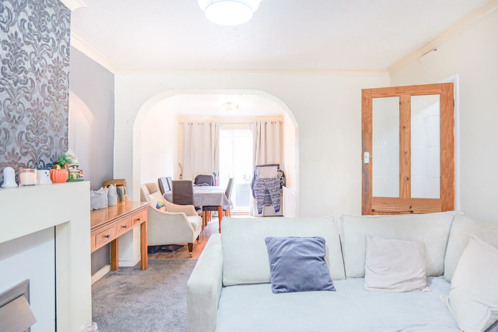 Property photo 3 of 31