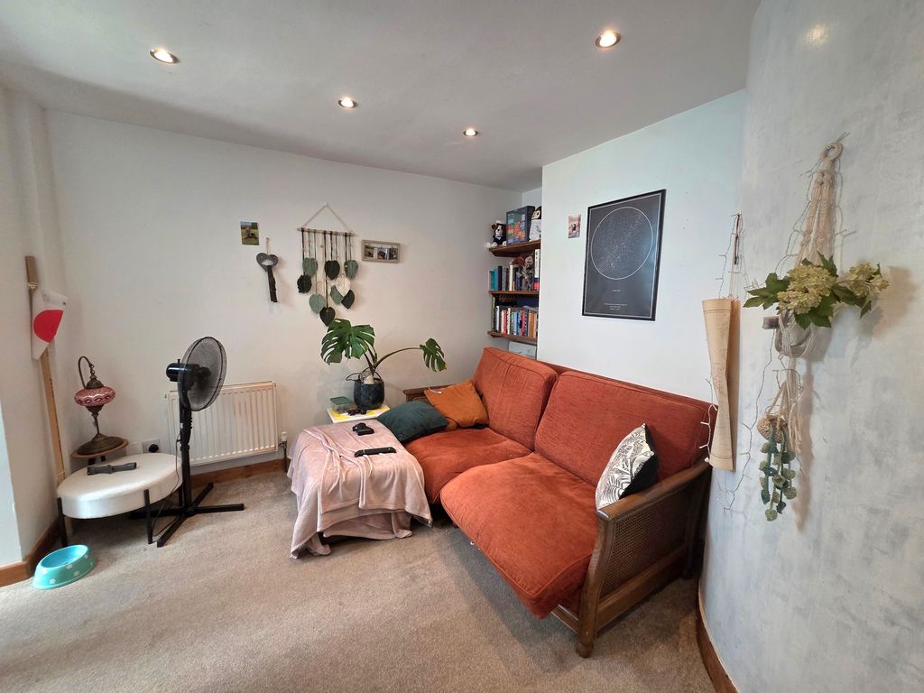 Property photo 3 of 8 Image
