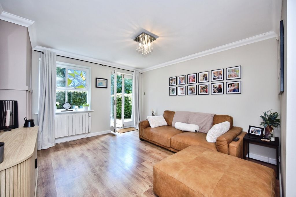 Property photo 2 of 20 Pbox-Img.Jpg