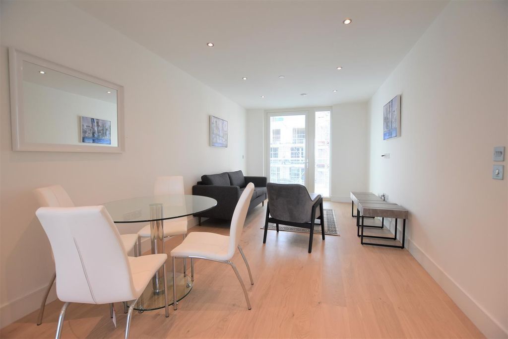 Property photo 2 of 9