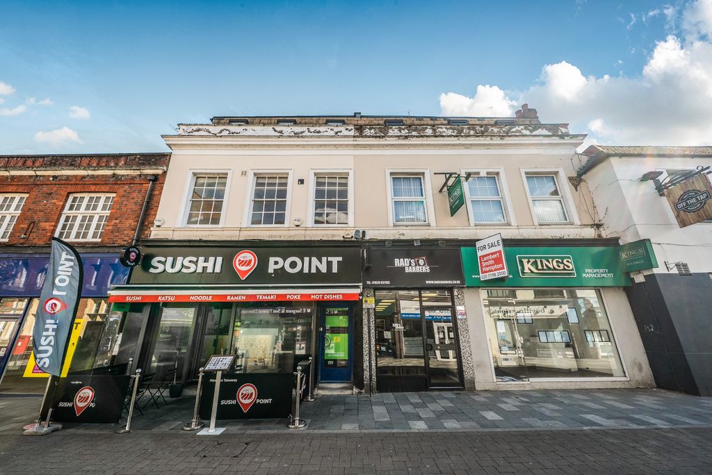 Additional image 10 of 2 bed flat to rentHigh Street, Maidenhead SL6