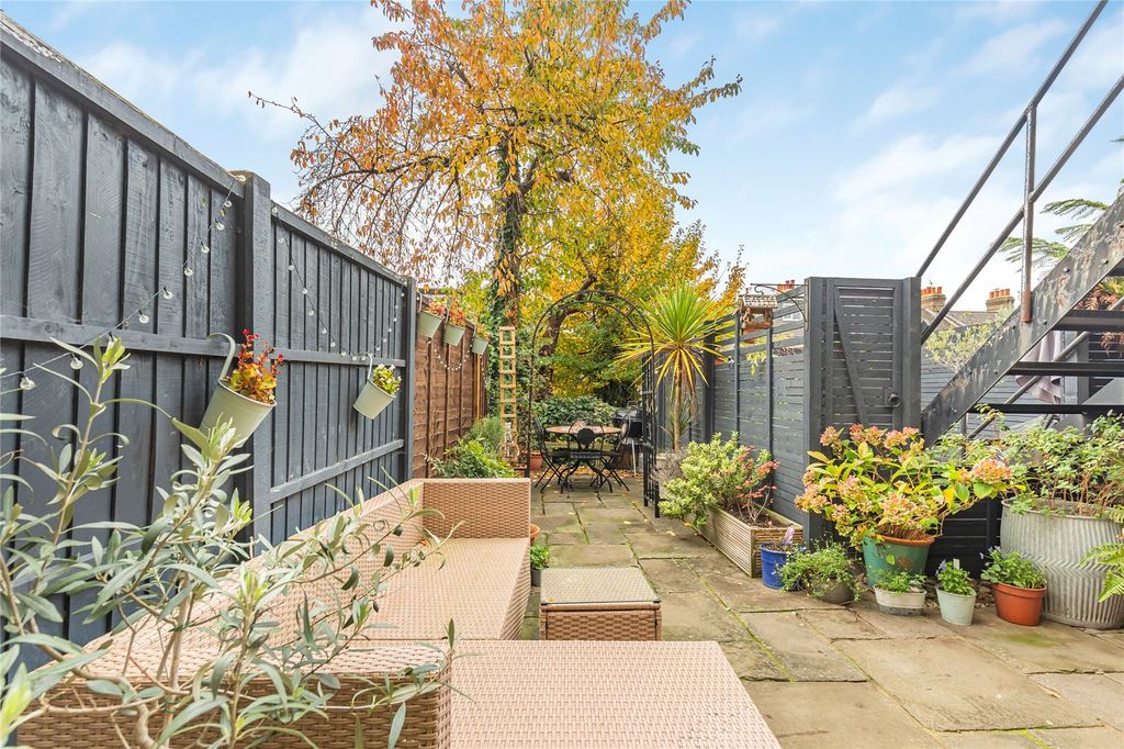 Property photo 3 of 14 Picture No. 05