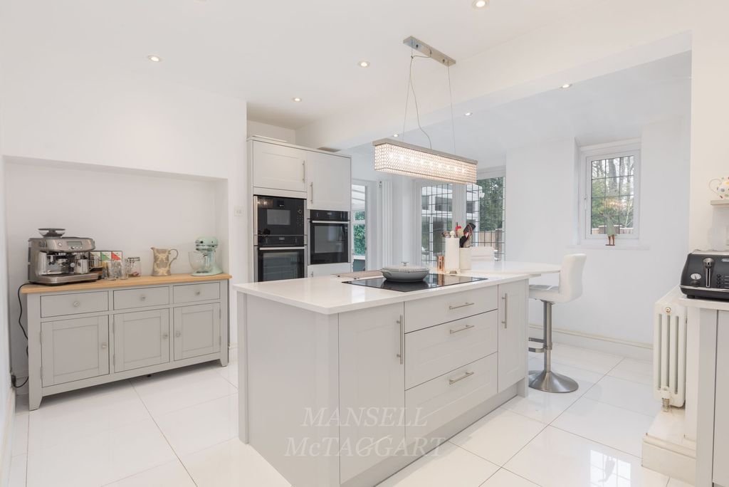 Property photo 3 of 30