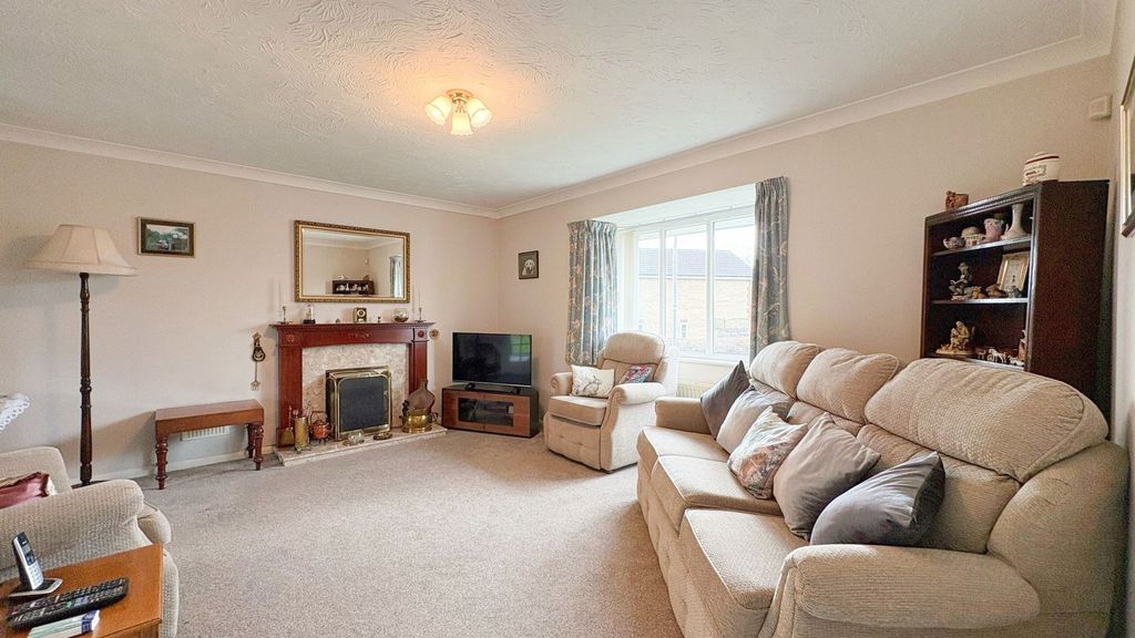 Property photo 3 of 23