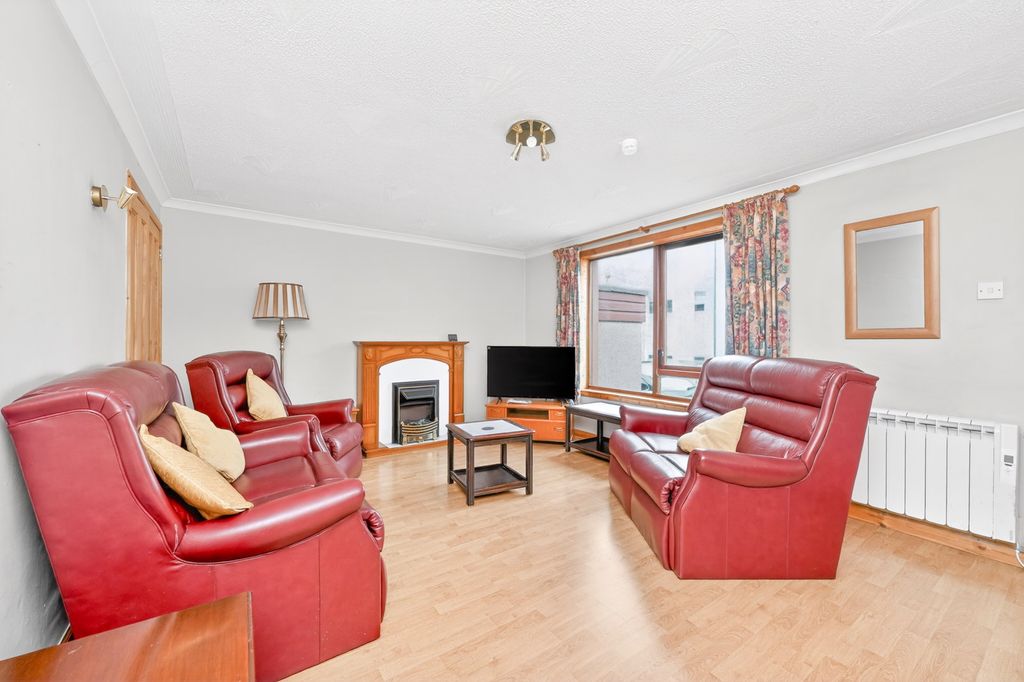 Property photo 3 of 26