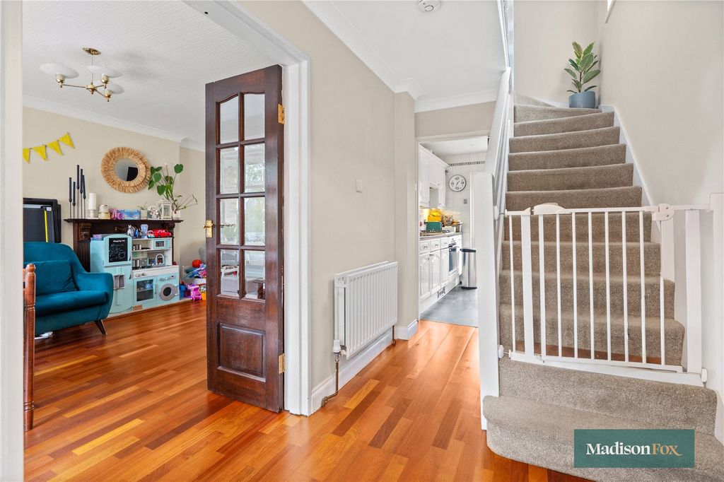 Property photo 2 of 21 Picture No. 01