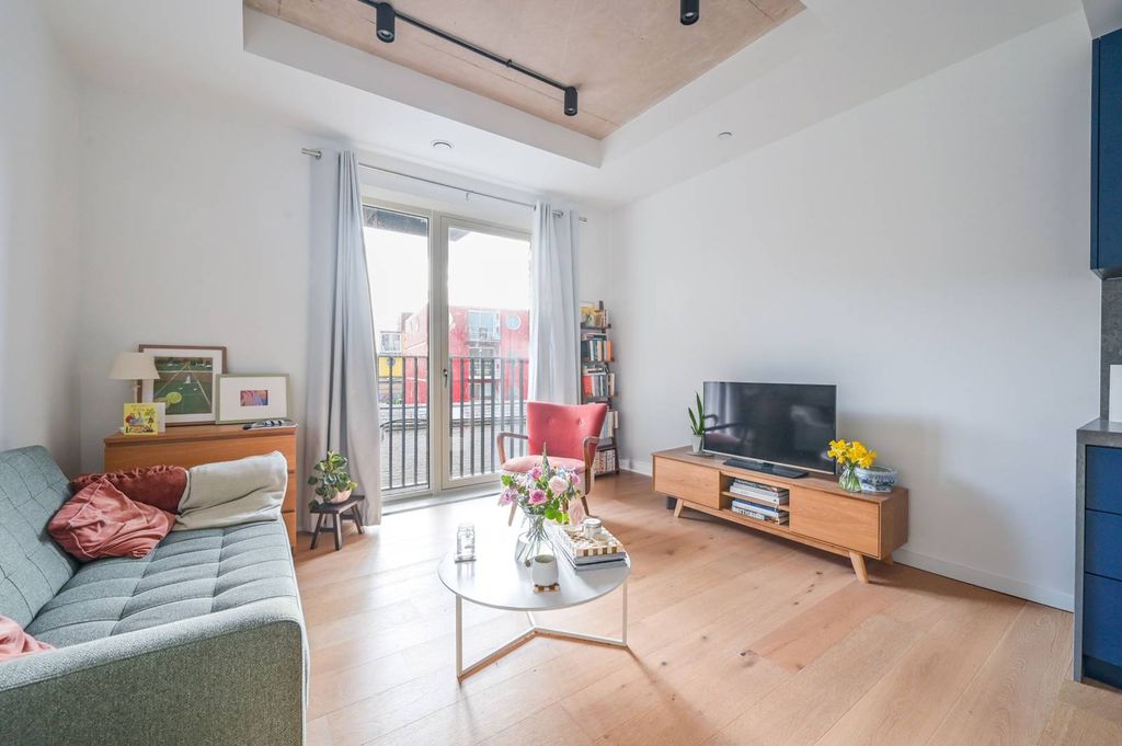 Property photo 1 of 11