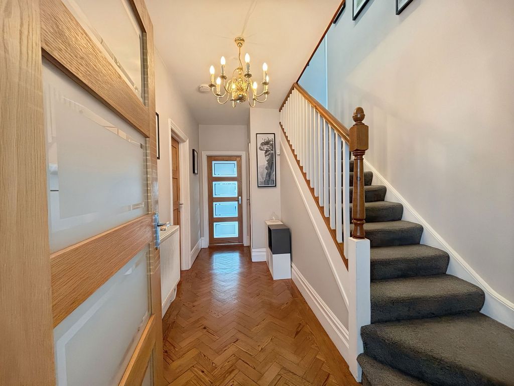 Property photo 2 of 30