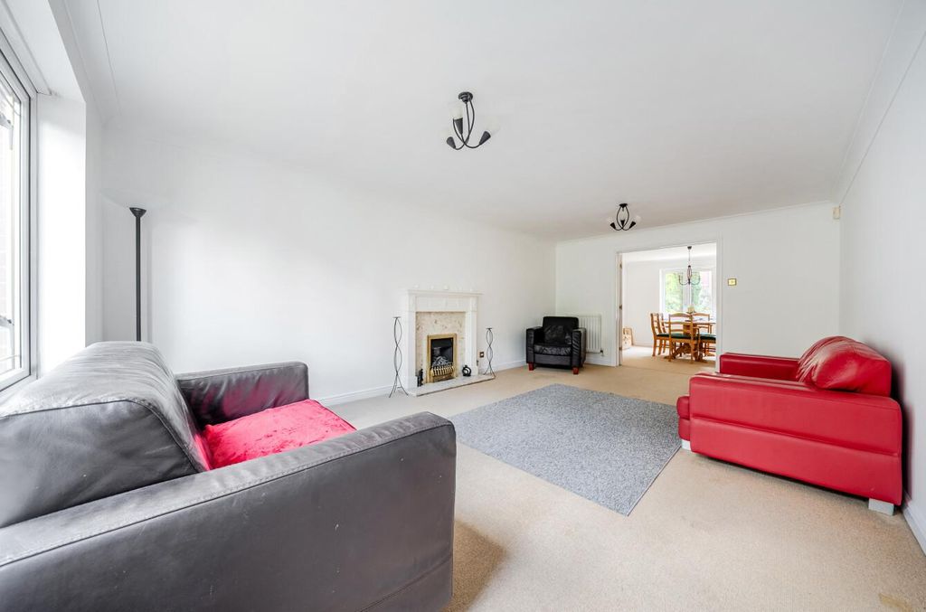 Property photo 2 of 17 1353567-7-68c813cc0d4E8.Jpg