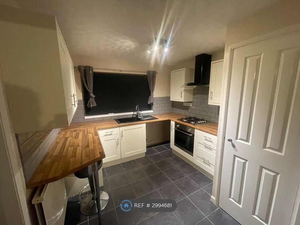 Property photo 1 of 11 Kitchen