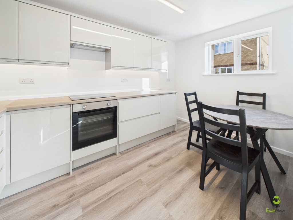 Property photo 3 of 16 Presented By Clinton At Ewemove Bexleyheath And Da