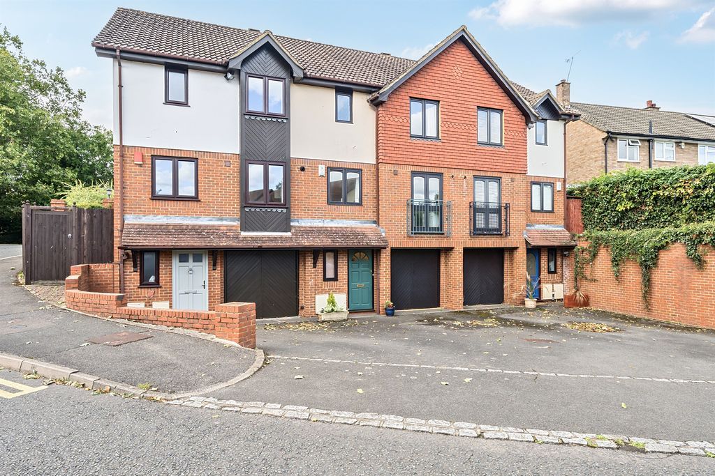 Property photo 1 of 12