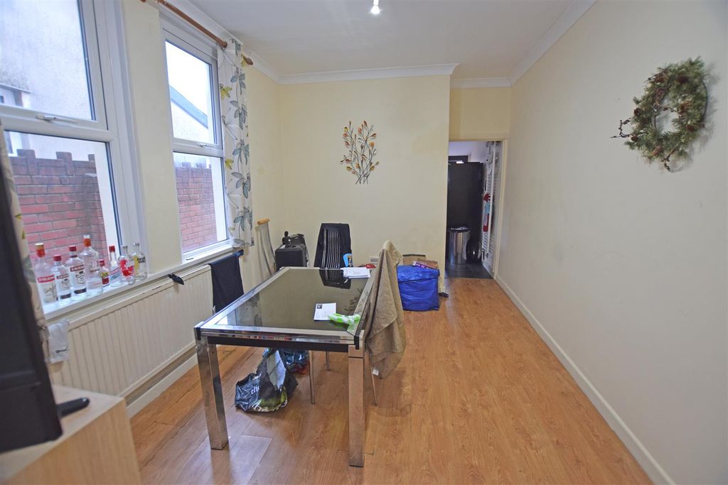 Property photo 3 of 14 Dining Room.Jpg