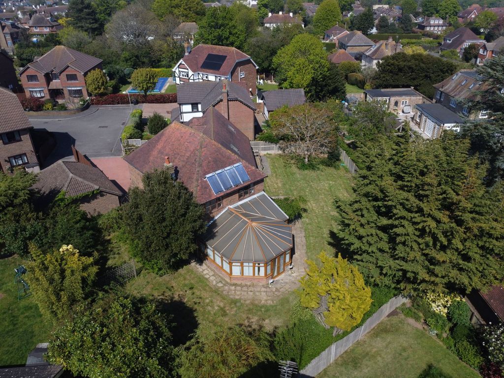 Property photo 3 of 46