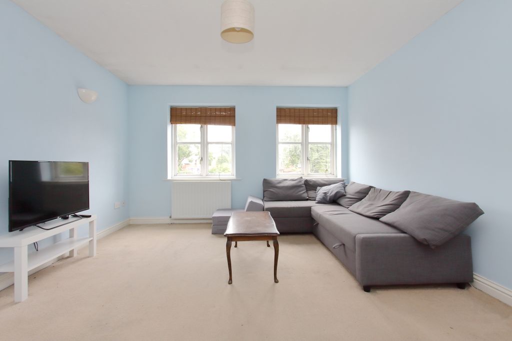 Property photo 3 of 12