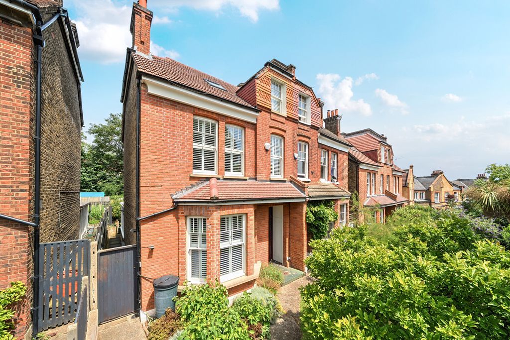 Property photo 1 of 33 1469777-1-6A2Fecb...