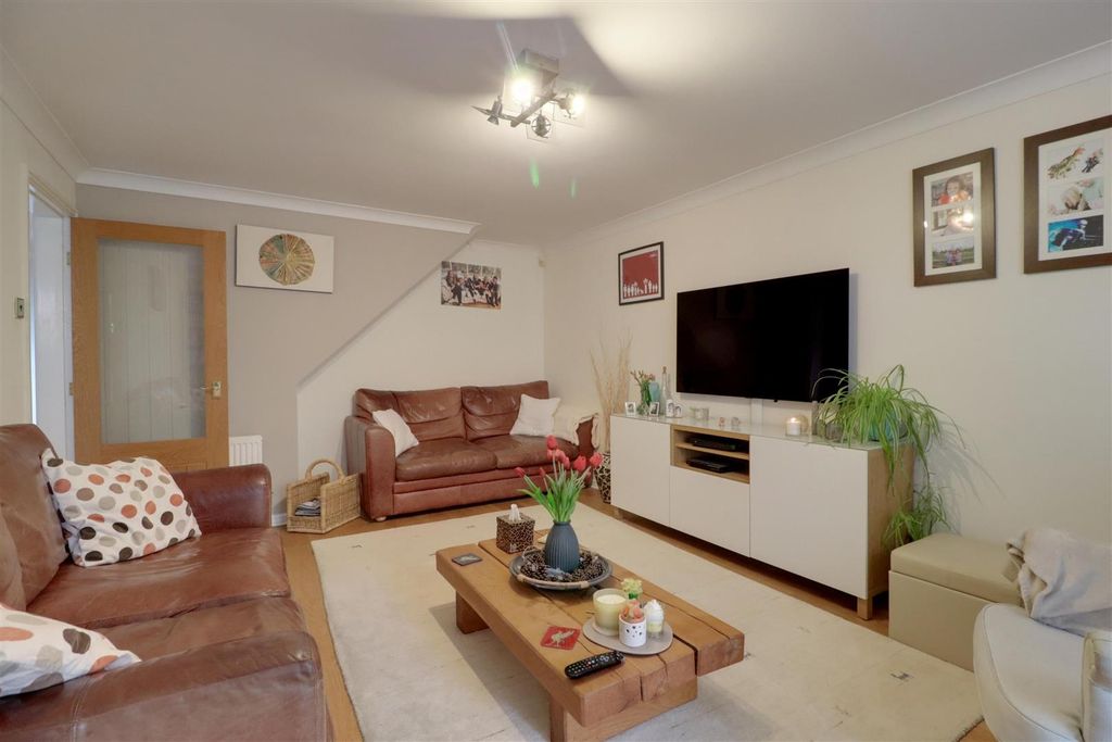 Property photo 2 of 43 Img_4020-Img_4022.Jpg