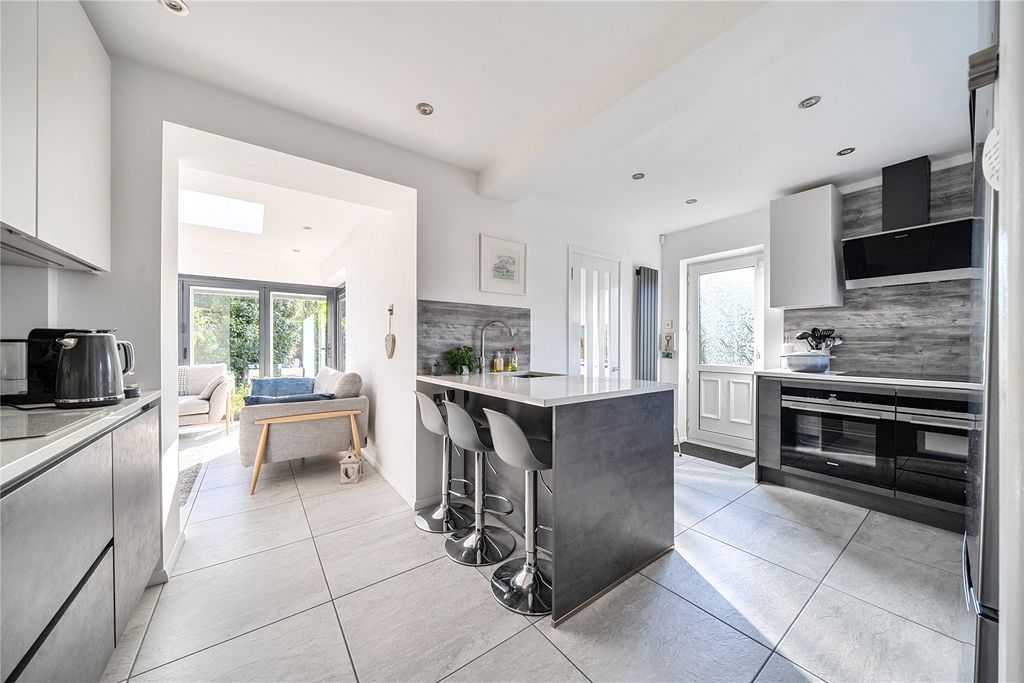 Property photo 2 of 18 Picture No. 07