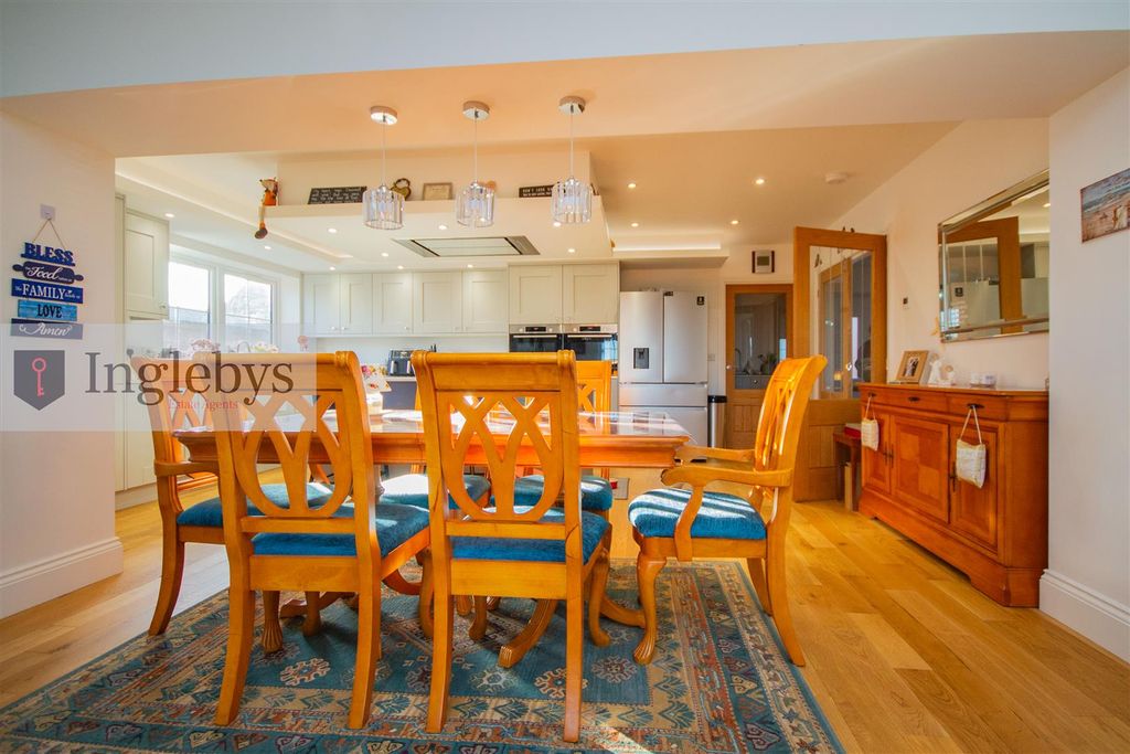 Property photo 1 of 45