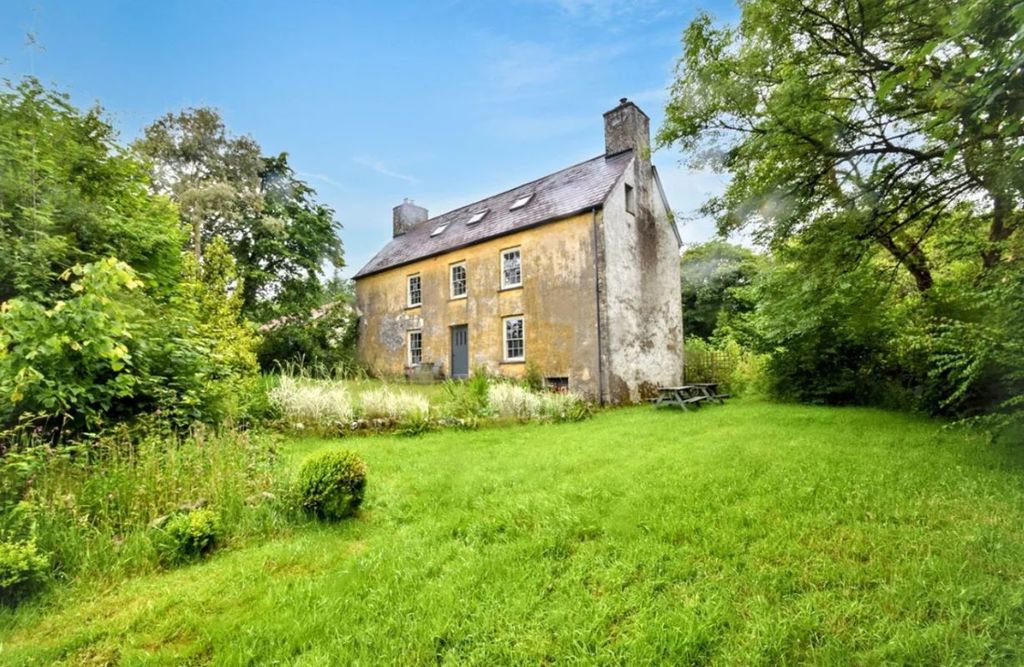 Property photo 1 of 33