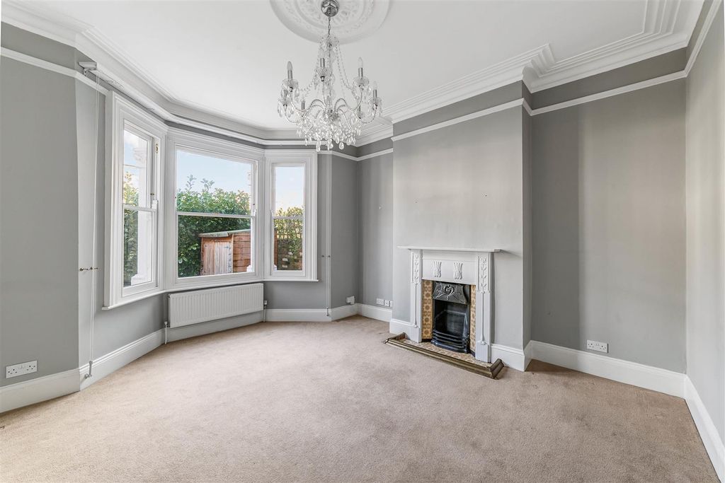 Property photo 3 of 13