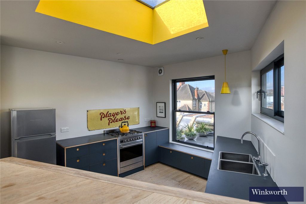 Property photo 2 of 19 Picture No. 32