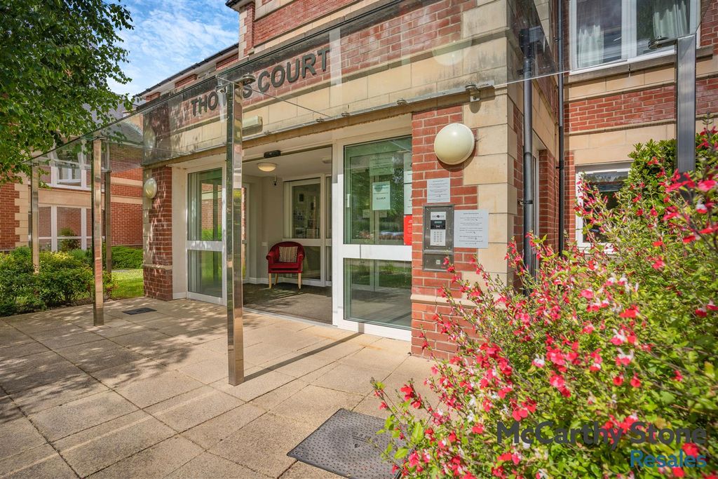 Property photo 1 of 24 8692089-Exterior04.Jpg